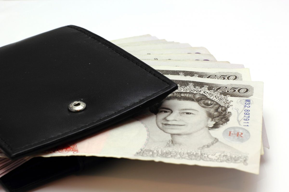 Daca recuperez taxele acum, mai pot sa merg la lucru in Anglia?